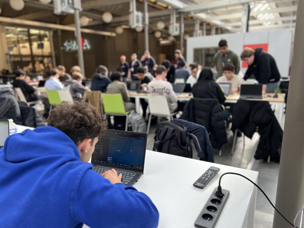 Lycéen qui tente de trouver des informations de géolocalisation via une image