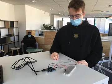 « Buzzer Hero »&nbsp;: quand l’électronique s’invite à Epitech Lyon